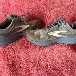 Brooks Women’s Launch 9 Neutral Running Shoe